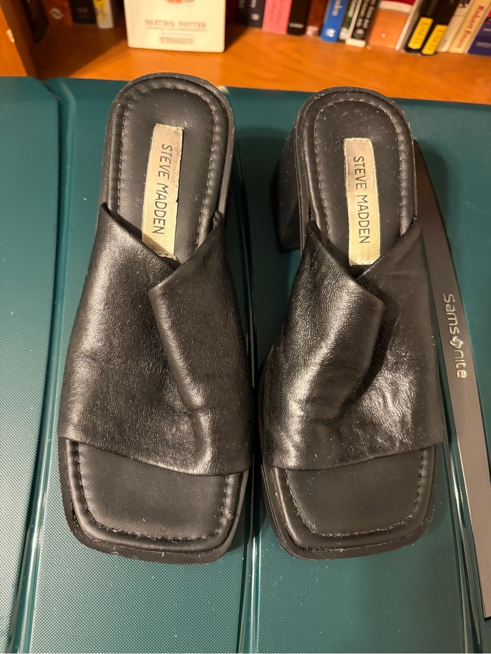 Steve Madden Black Leather Square-Toe Slide Mules